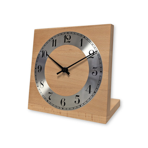 Natuhr Tischuhr Buche geölt Holz - Knick - Massivholz Design - silberner Metall Zahlenreif