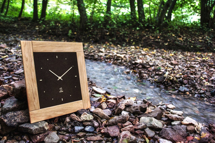Wanduhr Stube - Eiche massiv - Filz - Natuhr Ⓡ - www.wanduhr.de